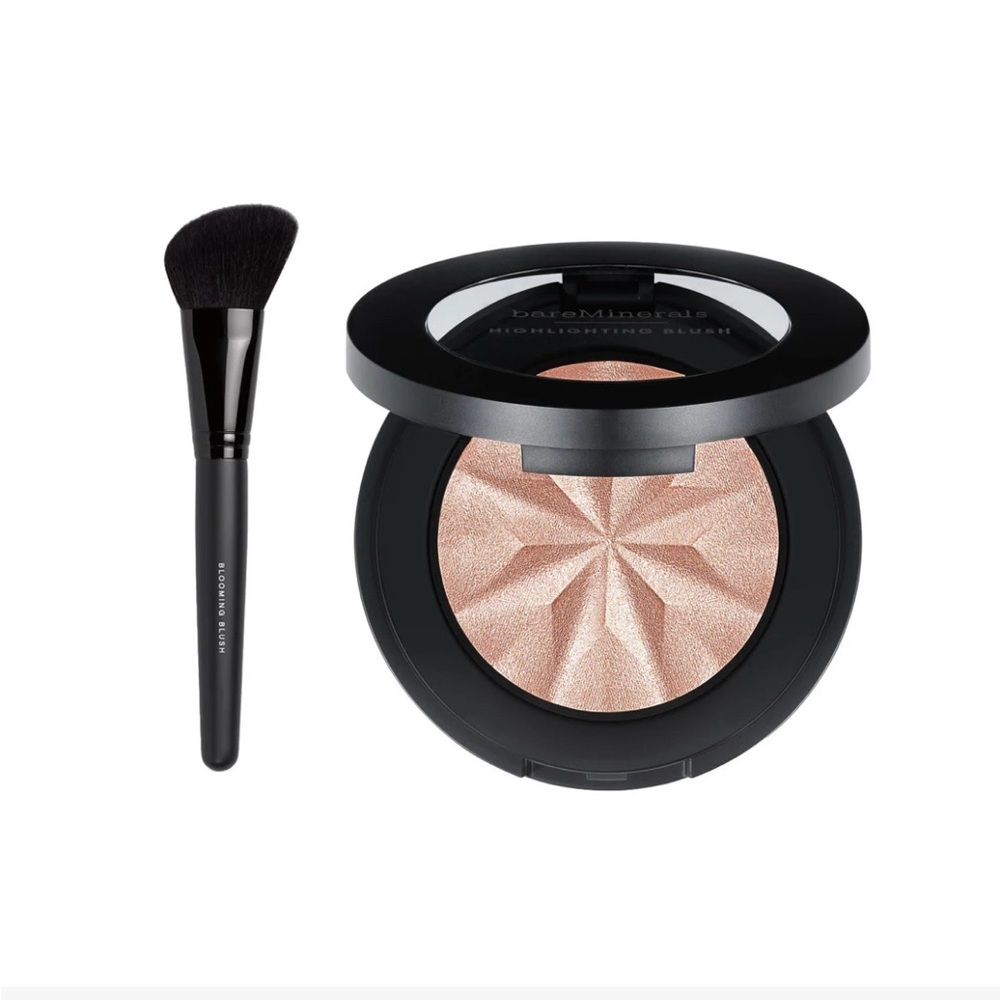 bareMinerals Gen Nude highlighting blush in Opal Glow and Blooming blush brush